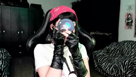 Snapshot of roxy_toxic chatting on January 2026 12:36:01 AM Roxy Independient model Help me to reach 50 thumbs up online show from January 2026 12:36:01 AM