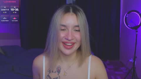 Roxy online show from September 2025 07:58:02 PM