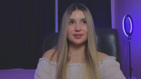 Roxy online show from October 2025 10:23:02 PM