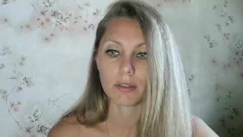 roxyfox18x01 online show from September 2025 06:39:02 AM