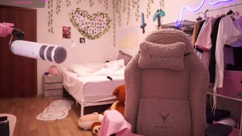 roxysuh online show from March 2026 07:27:01 AM