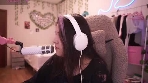 roxysuh online show from April 2026 08:17:01 AM