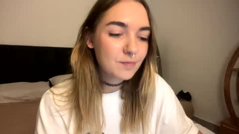 Roxy online show from April 2026 01:29:02 PM