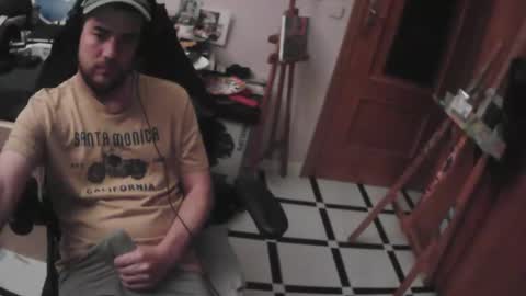 royer04 online show from October 2025 11:27:01 PM