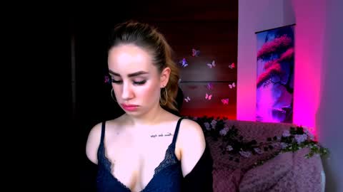 Snapshot of rozmary_ket chatting on February 2025 10:50:02 AM Im Rozmary nice to meet you 3 online show from February 2025 10:50:02 AM