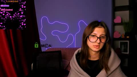 Snapshot of rozmary_ket chatting on September 2025 03:46:01 PM Im Rozmary nice to meet you 3 online show from September 2025 03:46:01 PM