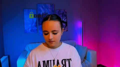 Snapshot of rozmary_ket chatting on September 2025 03:59:02 PM Im Rozmary nice to meet you 3 online show from September 2025 03:59:02 PM