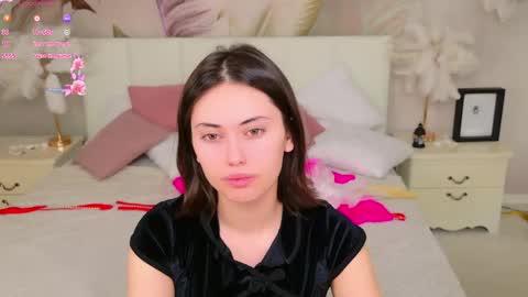 Luuna online show from May 2026 09:08:02 PM