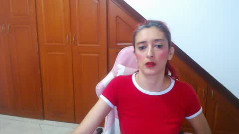 ruby_your_milf online show from December 2025 06:47:01 PM