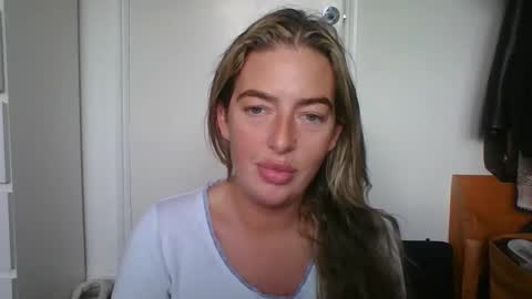 rubyredxxxoxxx online show from October 2025 07:17:01 AM