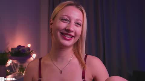 Mila online show from September 2025 04:09:02 PM