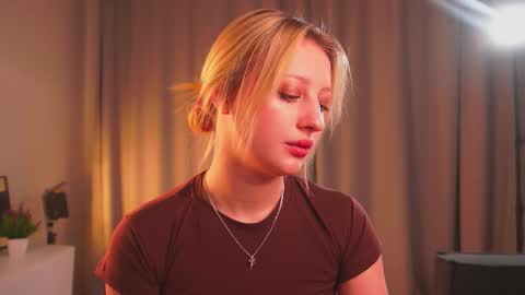 Mila online show from October 2025 03:10:01 PM