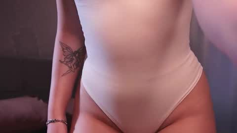 Snapshot of rue_novella chatting on December 2025 07:59:01 AM Mila online show from December 2025 07:59:01 AM