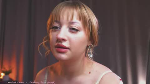 Snapshot of rue_novella chatting on March 2026 03:28:01 PM Mila online show from March 2026 03:28:01 PM