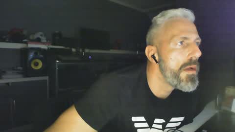 Chico que rico Caliente online show from January 2025 03:29:01 PM