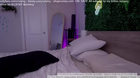 Snapshot of runesy chatting on December 2024 04:12:02 AM Lady online show from December 2024 04:12:02 AM