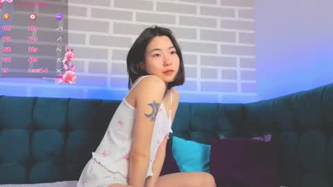 Snapshot of runi_asian chatting on May 2026 01:56:01 AM Runi online show from May 2026 01:56:01 AM