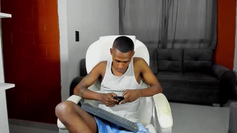 Runnix  online show from December 2025 09:00:01 PM