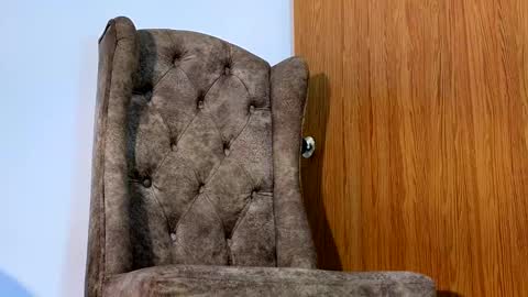  R U S S E L L  online show from December 2024 04:23:02 AM