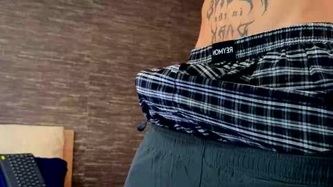  R U S S E L L  online show from February 2025 02:36:01 PM