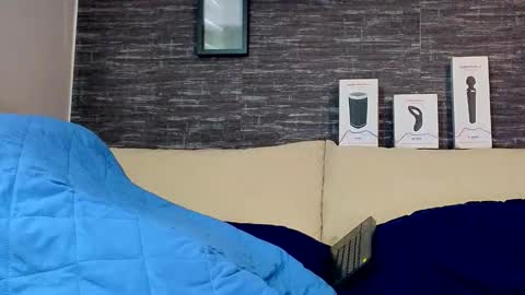  R U S S E L L  online show from February 2025 05:39:01 PM