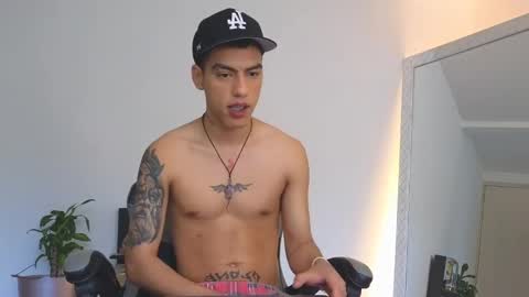  R U S S E L L  online show from October 2025 11:18:02 AM