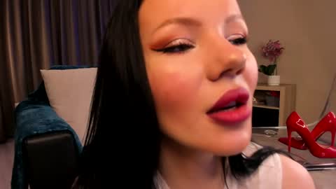 Chrissy online show from April 2026 03:06:01 PM