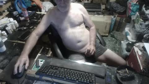 Russtenail21 online show from September 2025 04:31:02 PM