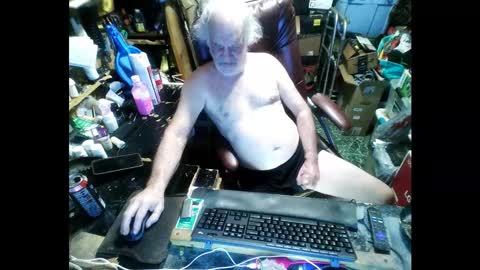 Russtenail21 online show from January 2026 07:52:02 PM