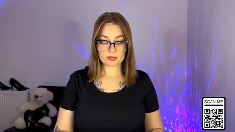 Nika online show from October 2025 07:38:02 PM