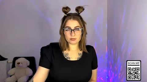 Nika online show from November 2025 04:40:01 PM