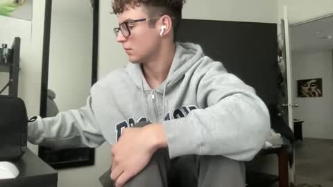 ryan online show from November 2025 09:25:02 PM