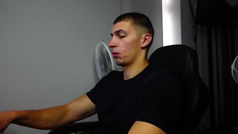 RYAN DOZER online show from September 2025 05:40:01 AM