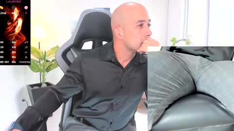 Snapshot of ryan_master_ chatting on January 2025 04:02:02 PM ryan_master_ online show from January 2025 04:02:02 PM