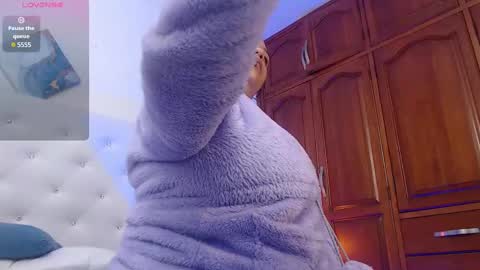 Hanna  online show from February 2025 02:12:01 PM