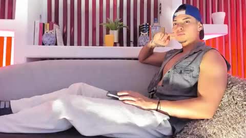 Ryan online show from October 2025 03:37:02 AM