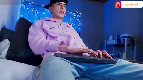 Ryannhill  online show from January 2026 04:05:01 AM