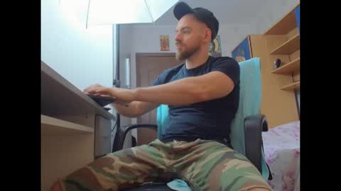 Snapshot of ryanstone_ chatting on November 2025 06:13:01 AM Ryanstone online show from November 2025 06:13:01 AM