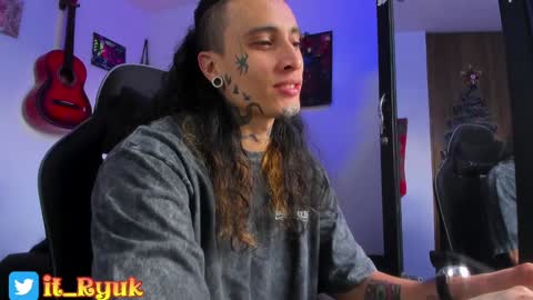 leopmonk help me reach 100 thumbs up online show from December 2024 02:58:02 PM