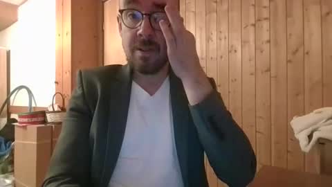 Snapshot of s_i_q chatting on September 2025 07:09:02 AM s_i_q online show from September 2025 07:09:02 AM