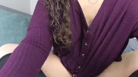 Snapshot of s_leanne_ chatting on June 2026 04:39:02 AM Leanne online show from June 2026 04:39:02 AM