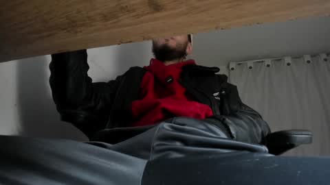 Snapshot of s_sven chatting on December 2024 06:42:02 AM Steven Independent online show from December 2024 06:42:02 AM