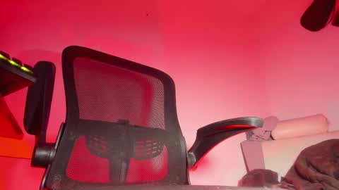 Snapshot of s_sven chatting on November 2025 03:51:02 AM Steven Independent online show from November 2025 03:51:02 AM