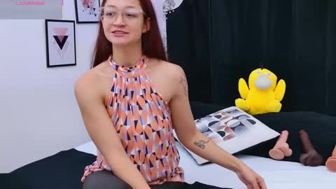 Saara Brown online show from November 2025 12:16:01 PM