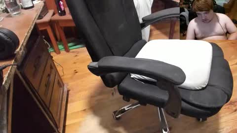 1141323  my Lord Mister Max   moms treasure online show from September 2025 04:40:01 PM