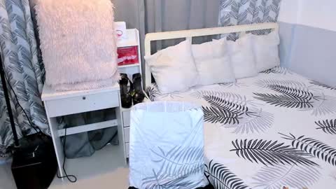 Snapshot of sabrinaametyst chatting on December 2024 05:15:02 PM urHOT SABBY online show from December 2024 05:15:02 PM