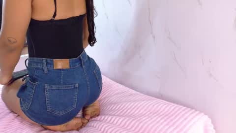 mariana  online show from October 2025 10:40:02 PM