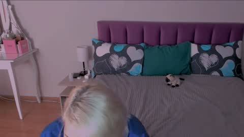 Sabrina MacMarren online show from January 2025 05:32:01 PM