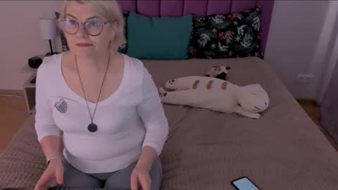 Sabrina MacMarren online show from February 2025 08:37:01 AM