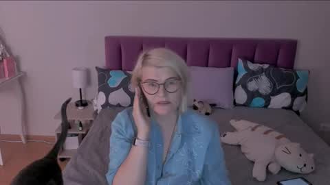 Sabrina MacMarren online show from February 2025 06:48:02 PM